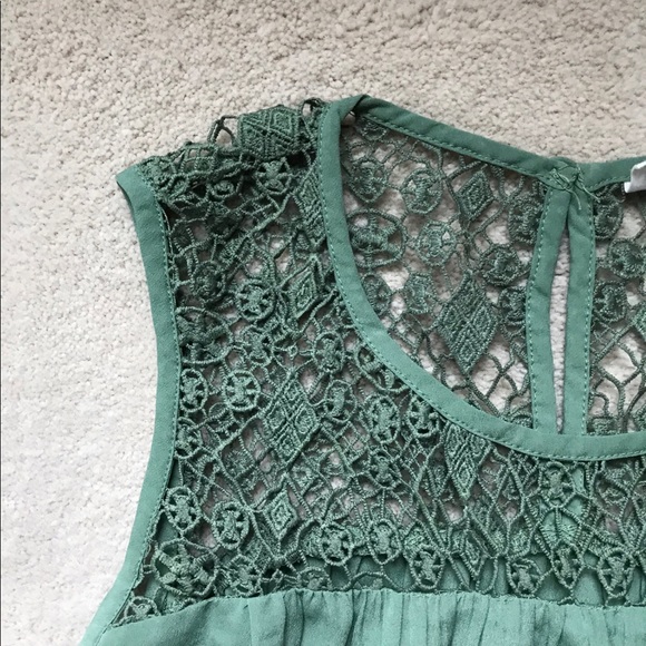 Gap Sage Green Lace Swing Top - Picture 3 of 4